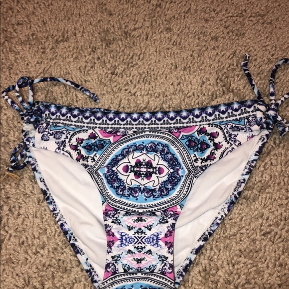 Swimsuit - Picture 8 of 8